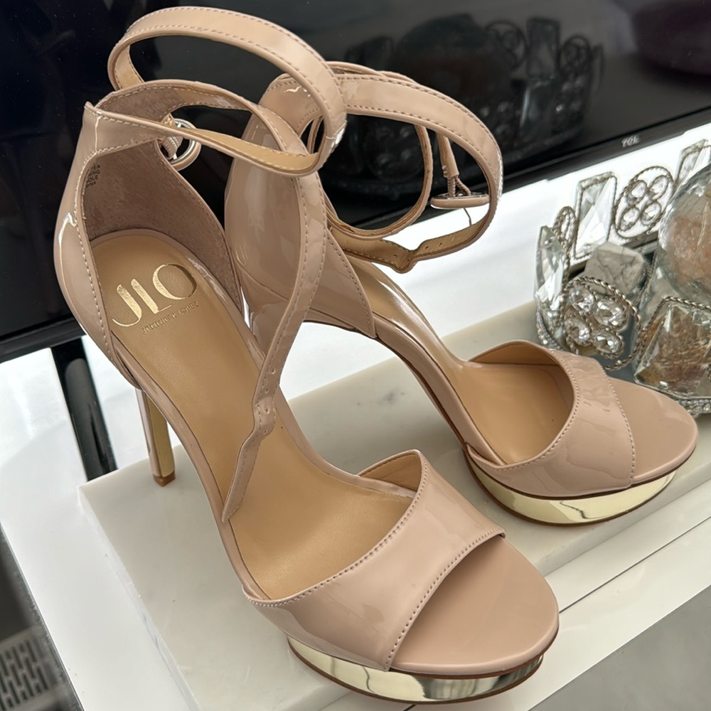 Hot strappy JLo champagne heels. Brand new